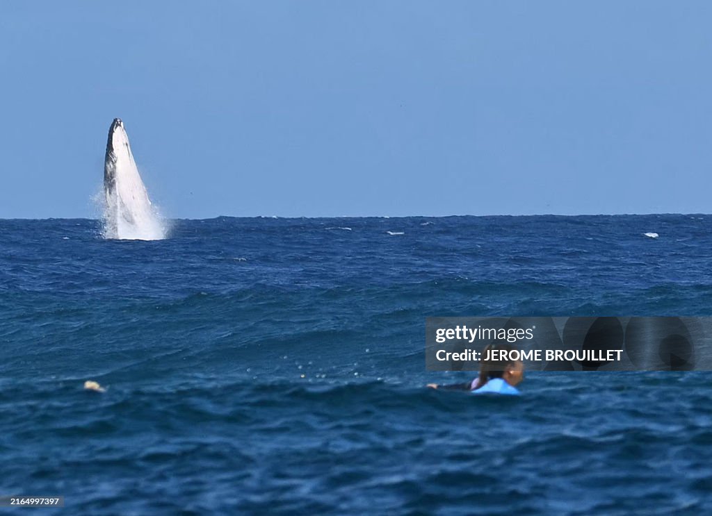 TOPSHOT-SURFING-OLY-PARIS-2024