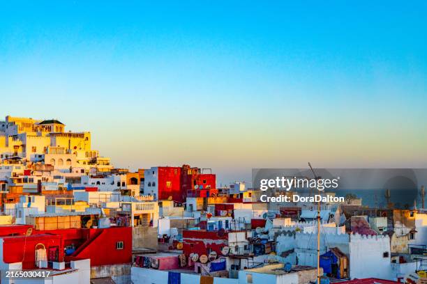 residences scene at african side of the strait of gibraltar, tangier, morocco - old medina casablanca fotografías e imágenes de stock