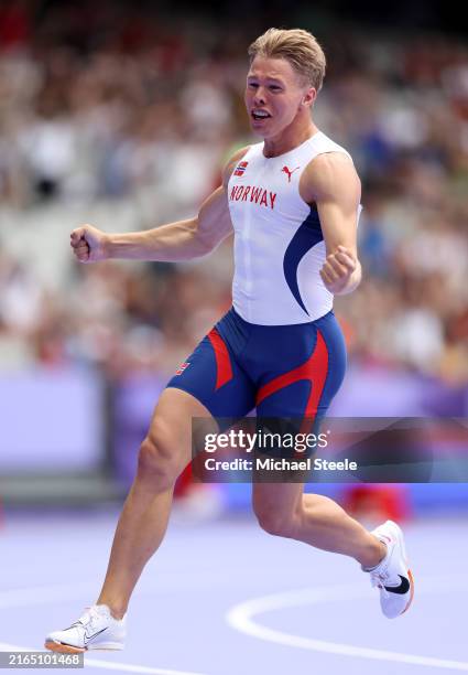 Markus Rooth Height 81 Markus Steele Stock Photos, High-Res Pictures, and Images - Getty Images