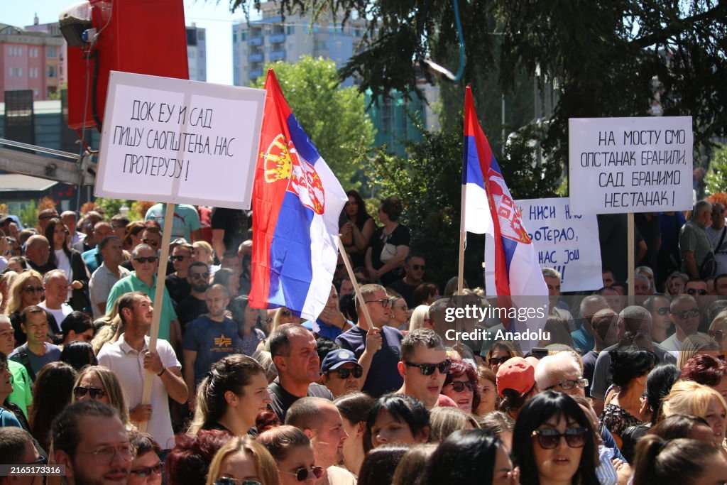 Serbs demonstrate in Kosovo's Mitrovica