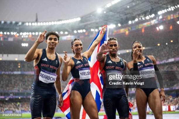 Samuel Reardon of Team United Kingdom, Laviai Nielsen of Team United Kingdom, Alex Haydock-Wilson of Team United Kingdom and Amber Anning of Team...