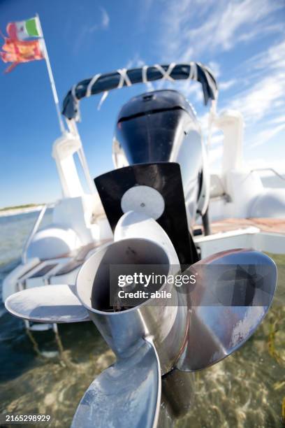 inox propeller - motor yacht stockfoto's en -beelden