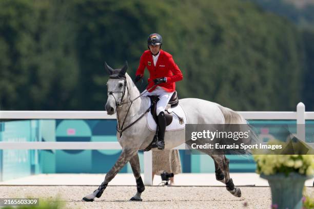 321 Photos & High Res Pictures - Getty Images