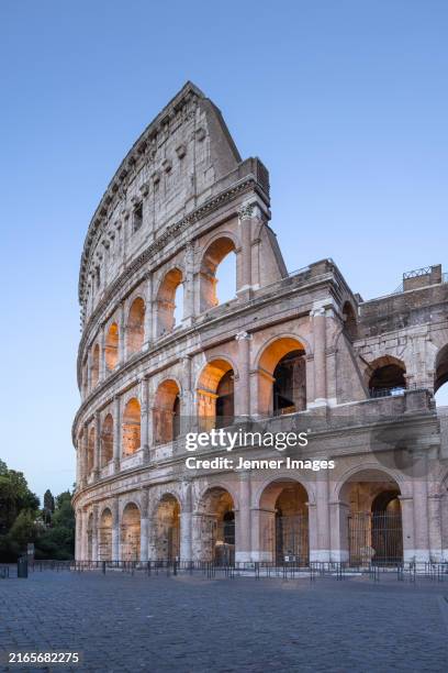 the colosseum, rome, italy - coliseu imagens e fotografias de stock