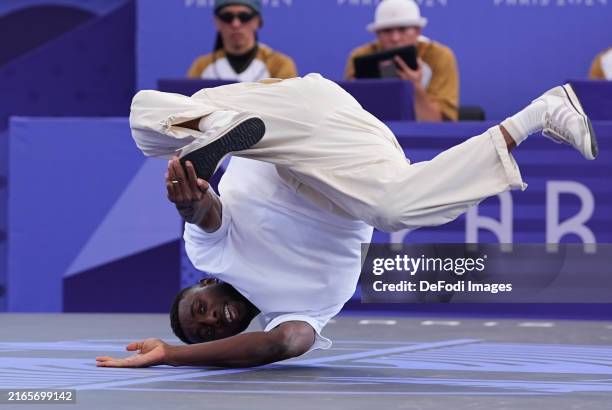 Jeffro of USA competes during the B-Boys Round Robin Group C fight between Jeffro of USA and Lee of Netherlands on Day 15 of the Olympic Games Paris...