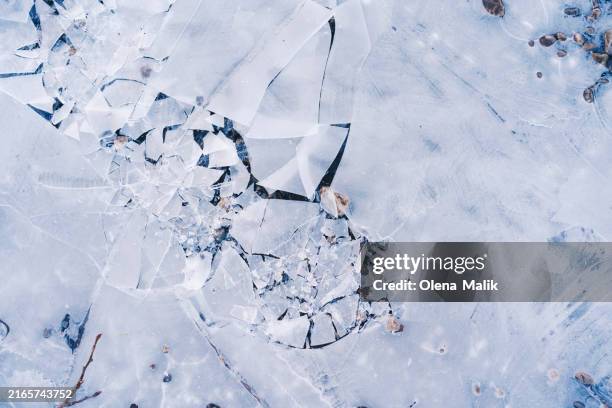 broken ice crystals - packeis stock-fotos und bilder