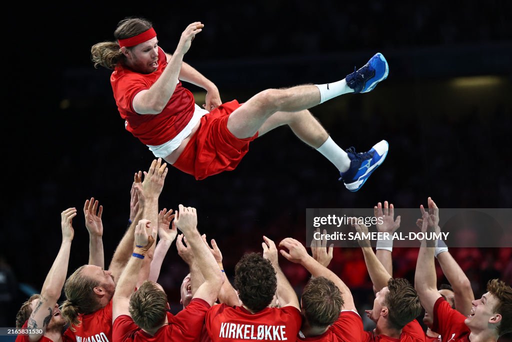 TOPSHOT-HANDBALL-OLY-PARIS-2024-GER-DEN
