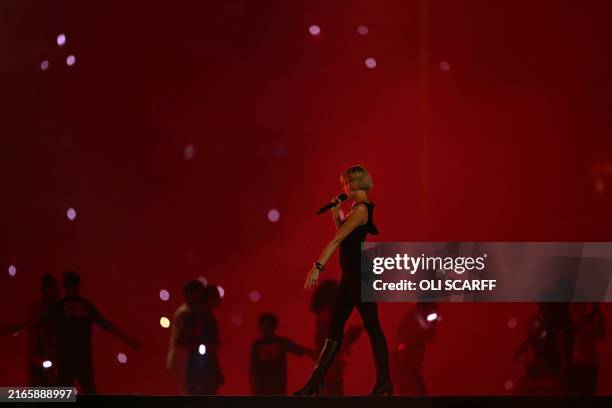 Angel Singer 6,080 Angele Photos & High Res Pictures - Getty Images