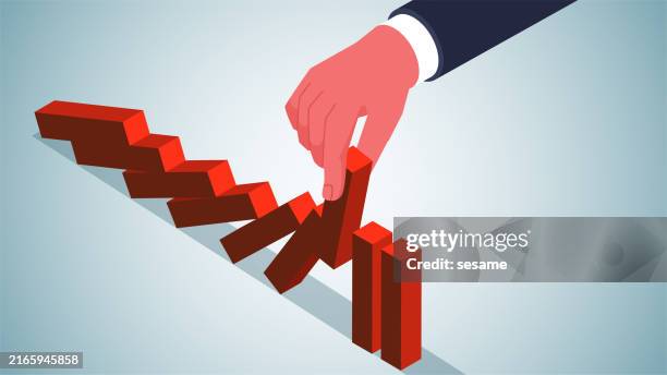 ilustraciones, imágenes clip art, dibujos animados e iconos de stock de evitación de riesgos y crisis, prevención de un mayor deterioro, anticipación y análisis de riesgos, extracción isométrica de un rectángulo con la mano para evitar el colapso total - oportunidad