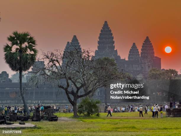 angkor wat, unesco world heritage site, a hindu-buddhist temple complex near siem reap, cambodia, indochina, southeast asia, asia - angkor wat stock pictures, royalty-free photos & images