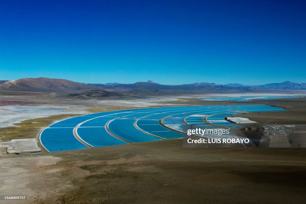 TOPSHOT-ARGENTINA-ECONOMY-ENVIRONMENT-LITHIUM