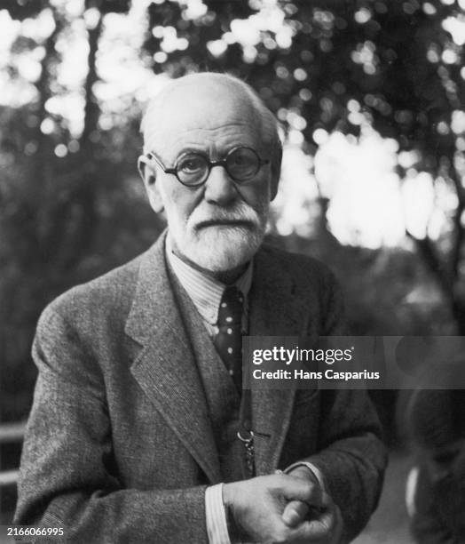 sigmund freud - sigmund freud sigmund freud fotografías e imágenes de stock