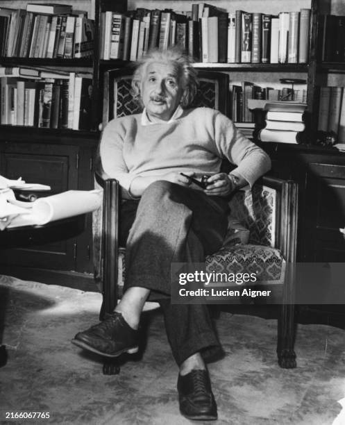 albert einstein - albert einstein stock-fotos und bilder