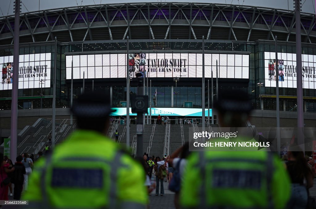 BRITAIN-US-MUSIC-SWIFT