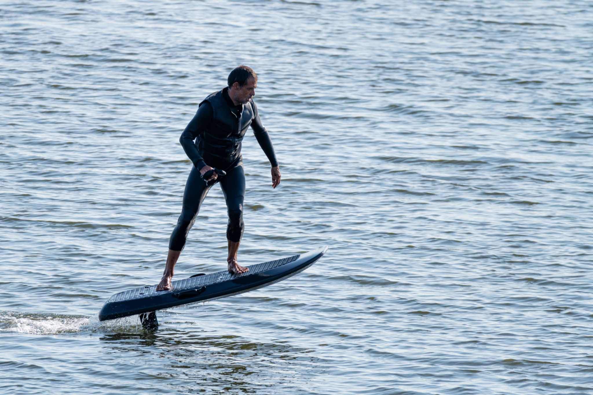 efoil surfing