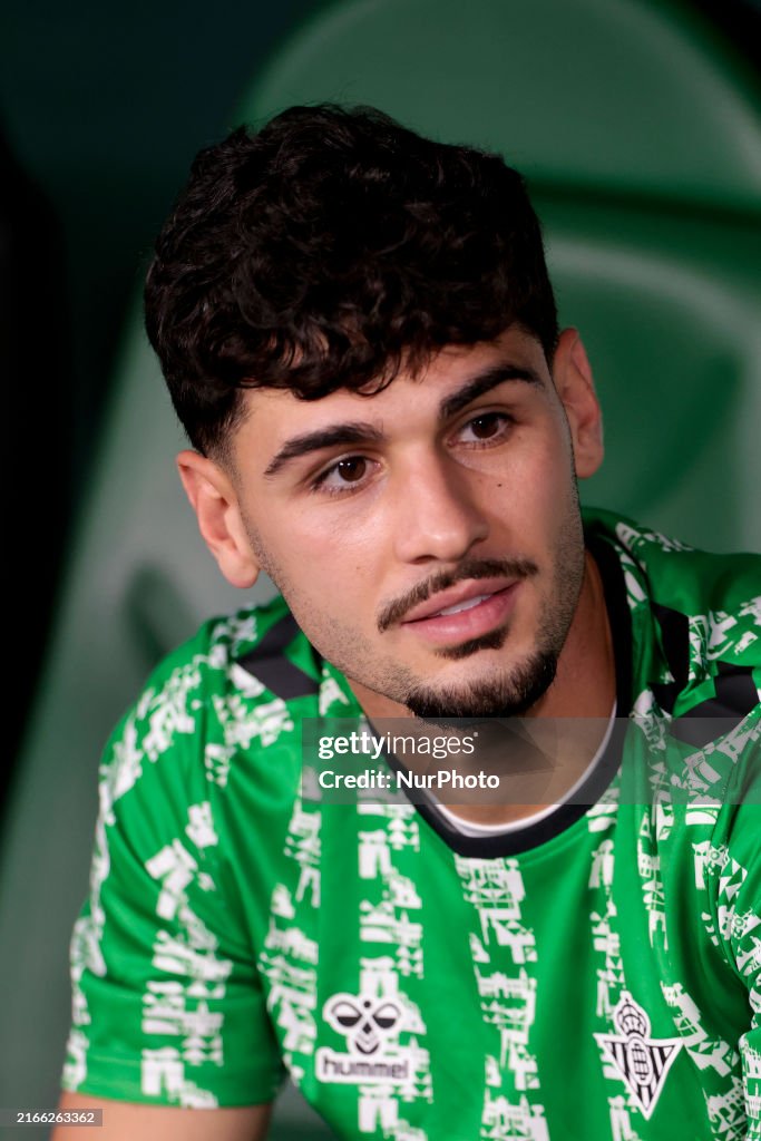 Johnny Cardoso Of Real Betis Is Playing During The La Liga EA Sports... News Photo - Getty Images