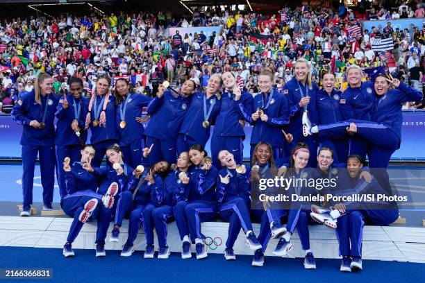 Alyssa Naeher , Naomi Girma , Emily Fox , Trinity Rodman , Korbin Albert , Casey Krueger , Crystal Dunn , Mallory Swanson , Lynn Williams , Sophia...