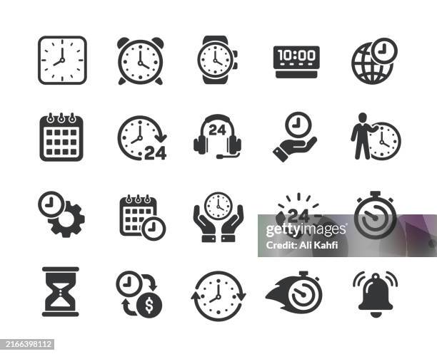 ilustraciones, imágenes clip art, dibujos animados e iconos de stock de iconos sólidos de tiempo. contiene una colección de iconos sólidos de reloj, alarma, cronómetro y calendario. ilustración vectorial. para el diseño de sitios web, logotipos, aplicaciones, plantillas, interfaz de usuario, etc. - zona horaria