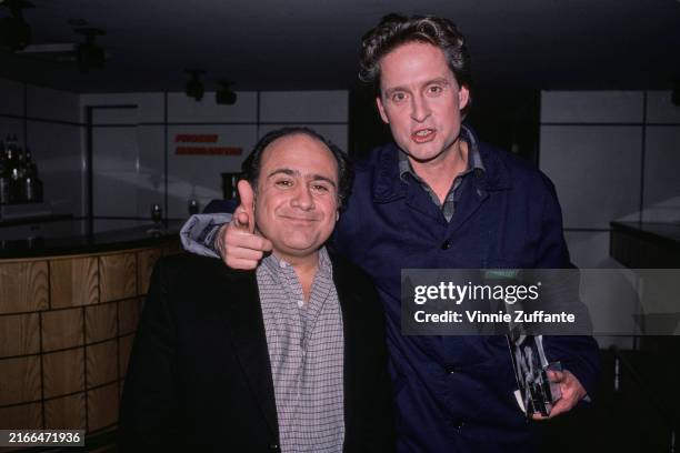 American actors Danny DeVito and Michael Douglas, circa 1988.