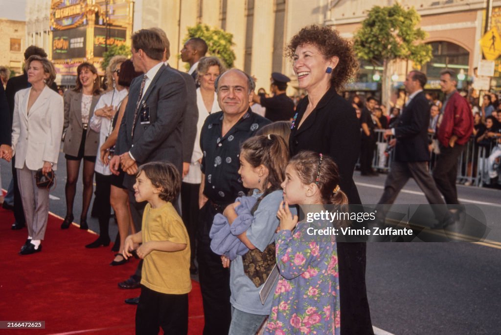 Danny DeVito and Rhea Perlman