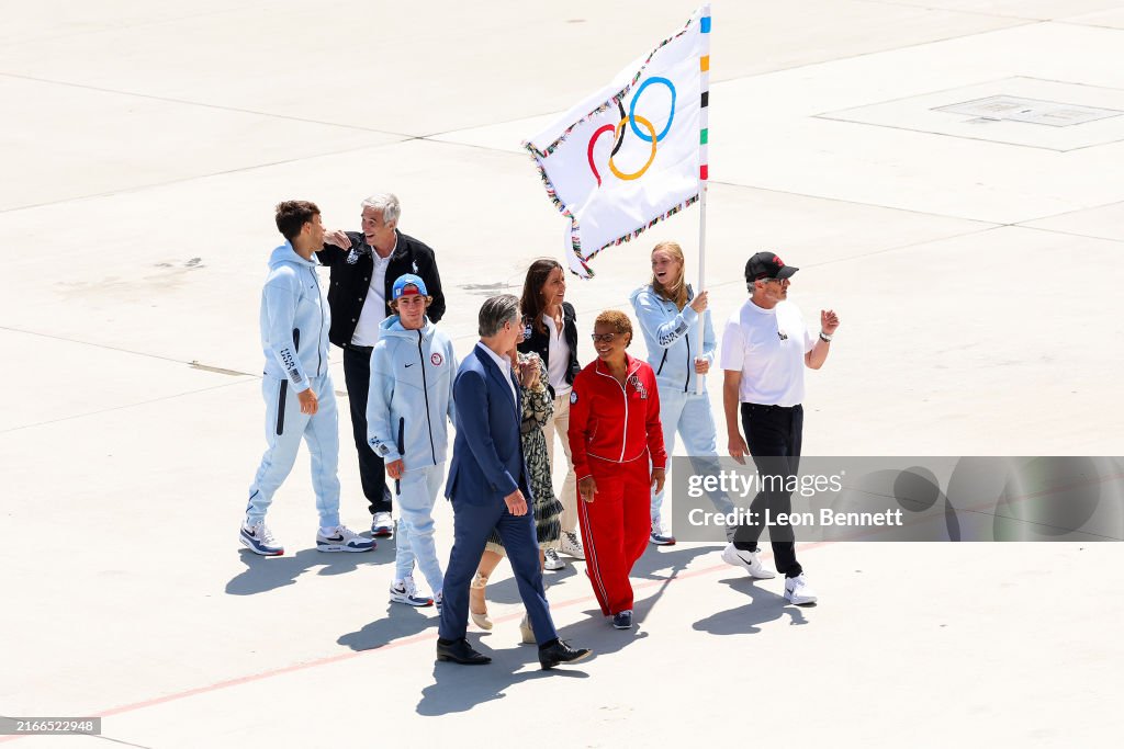 Olympic Flag Arrives to LA