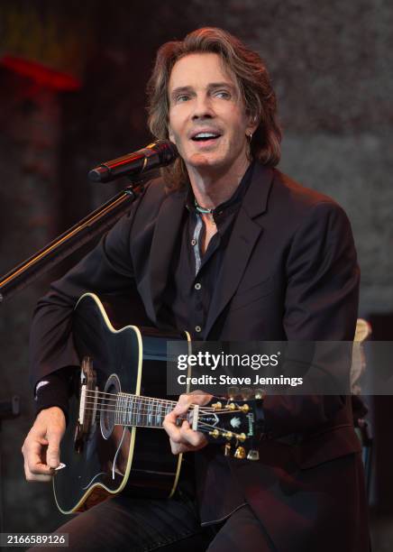 Rick Springfield Graphics 3,146 Rick Springfield Photos Stock Photos, High-Res Pictures, and ...