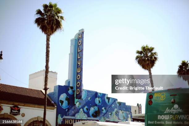 bulevar hollywood de los ángeles. escena urbana, lugares, tiendas, atracciones turísticas, verano, california, lugar famoso - hollywood sign fotografías e imágenes de stock