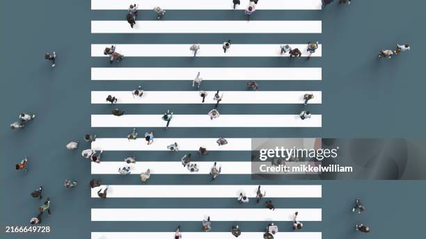 belebte straßen: ein blick von oben auf das stadtgeschehen - straßenmarkierung stock-fotos und bilder