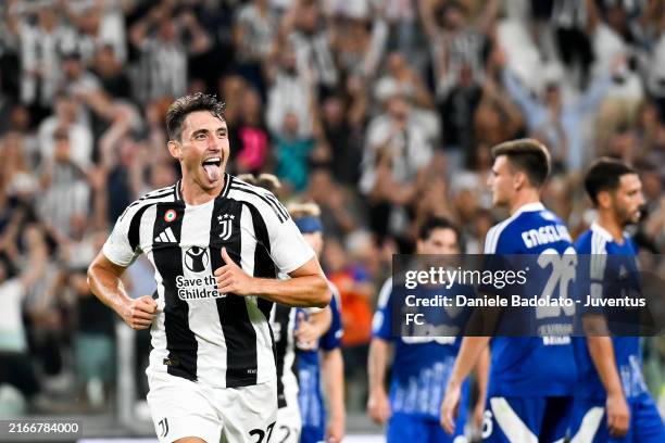 Andrea Cambiaso of Juventus celebrates 3-0 goal during the Serie A match between Juventus and Como at Allianz Stadium on August 19, 2024 in Turin,...
