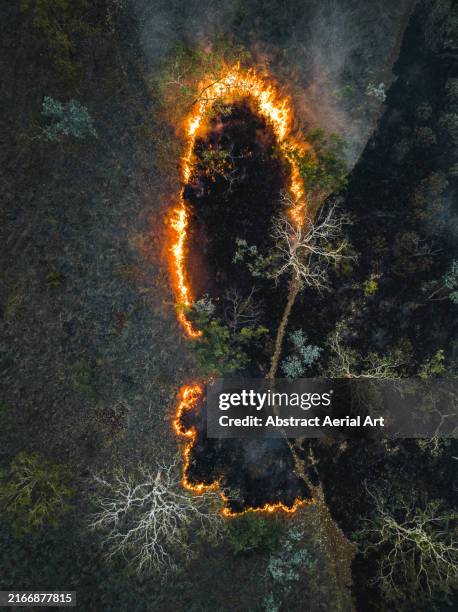 permit burn seen at dusk from a birds-eye perspective, northern territory, australia - umweltkatastrophe stock-fotos und bilder
