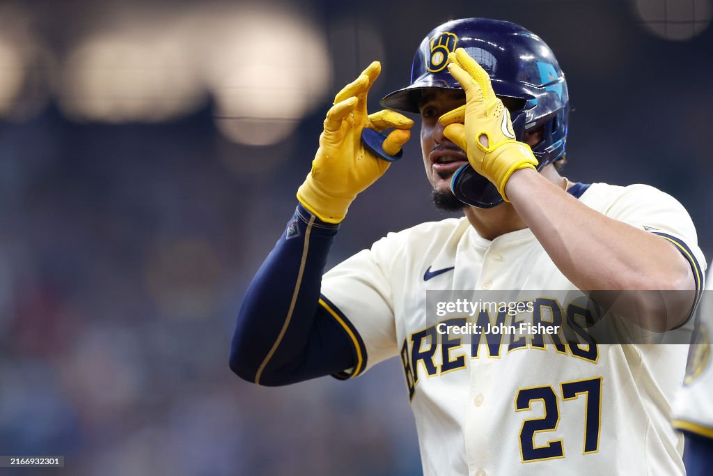 Los Angeles Dodgers v Milwaukee Brewers
