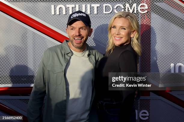 June Raphael Kids 2,596 June Diane Raphael Photos Stock Photos, High-Res Pictures, and ...