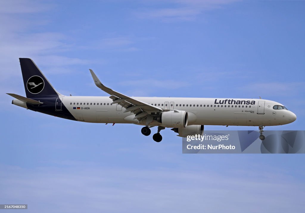 Diverse aircraft landing