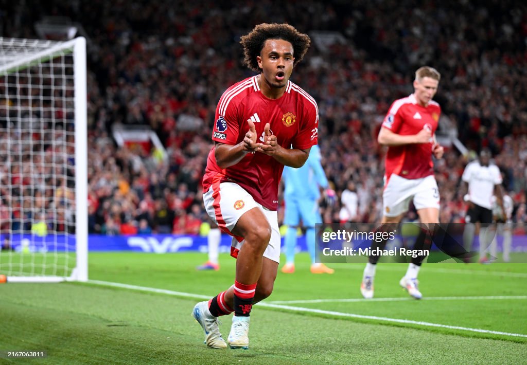 Manchester United FC v Fulham FC - Premier League