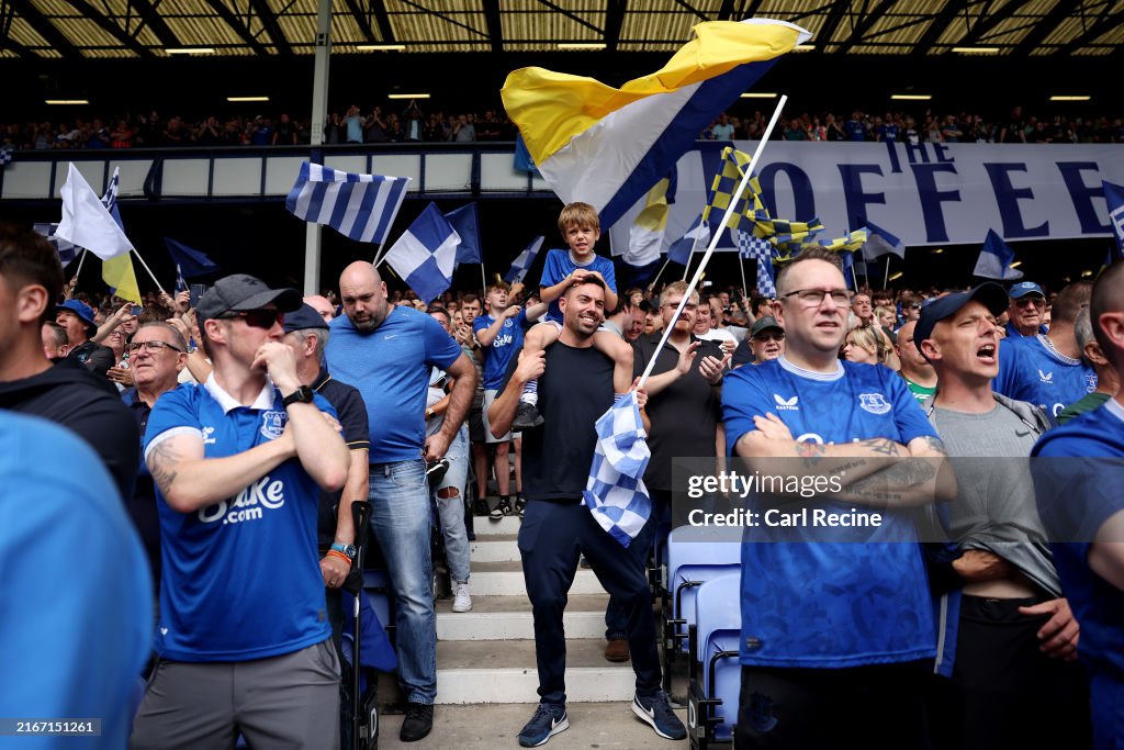 Everton FC v Brighton & Hove Albion FC - Premier League