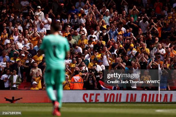George Wolves Fan 36,171 Wolves Fans Stock Photos, High-Res Pictures, and Images - Getty ...