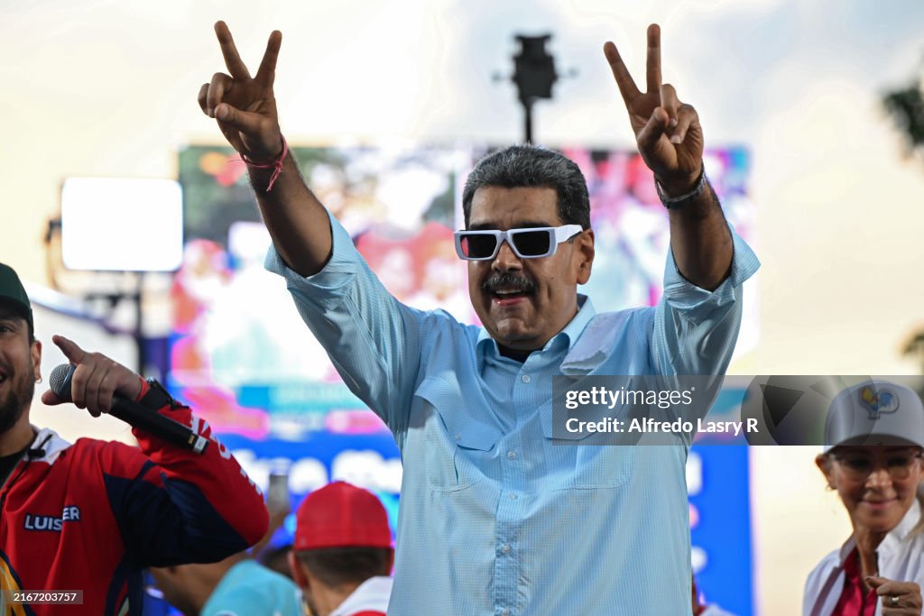 'Gran Marcha Mundial por la Paz' March In Support Of Nicolas Maduro