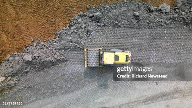 single drum compactor - landfill stock pictures, royalty-free photos & images