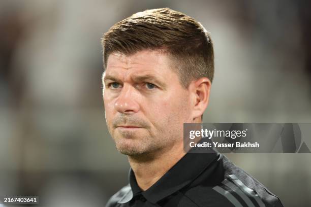 Steven Gerrard coach of Al Ettifaq looks on during the Saudi Pro League match between Al-Shabab and Al Ettifaq at Al-Shabab Club Stadium on August...