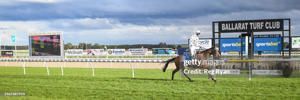 Ecycle Solutions Grand National Steeplechase