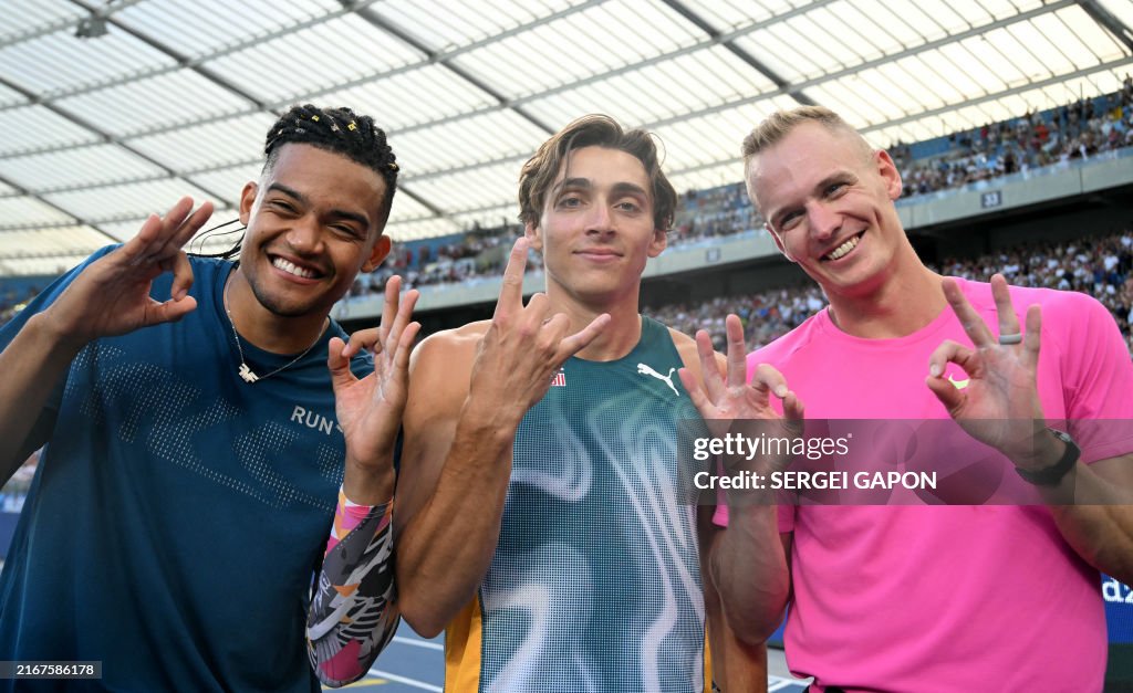 ATHLETICS-DIAMOND-POL-MEN-POLE VAULT