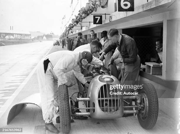 George Abecassis Racing Driver 74 George Abecassis Photos & High Res Pictures - Getty Images