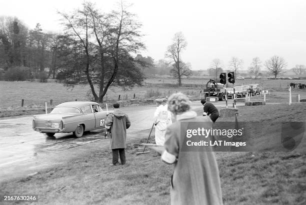 Rac Rally 1960 88 Vauxhall Cresta Stock Photos, High-Res Pictures, and Images - Getty ...