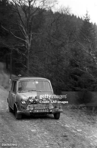 Kahn Rally Car 136 Mini Cooper D Stock Photos, High-Res Pictures, and Images - Getty ...