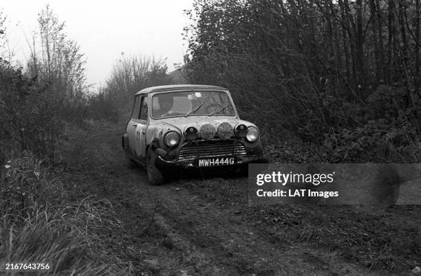 Kahn Rally Car 136 Mini Cooper D Stock Photos, High-Res Pictures, and Images - Getty ...