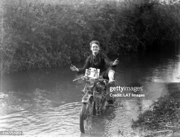 Bootless Packet 25 Bootless Stock Photos, High-Res Pictures, and Images - Getty Images
