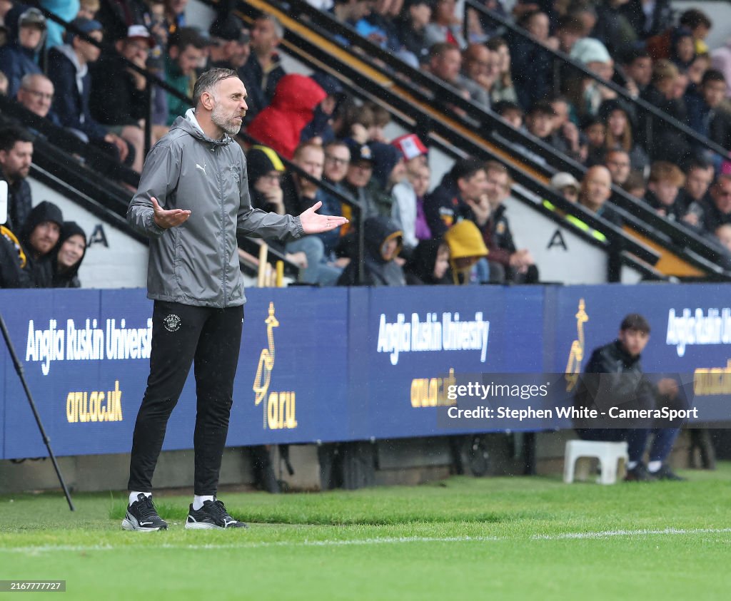 Cambridge United FC v Blackpool FC - Sky Bet League One