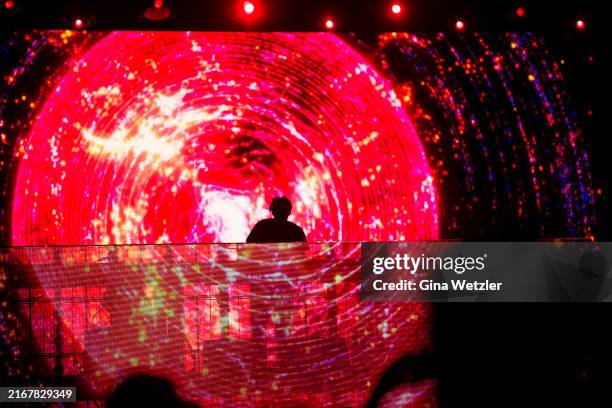Flylo 43 Photos & High Res Pictures - Getty Images