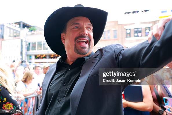 17th Academy Of Country Music Honors – Red Carpet 17th Academy Of Country Music Honors – Red Carpet