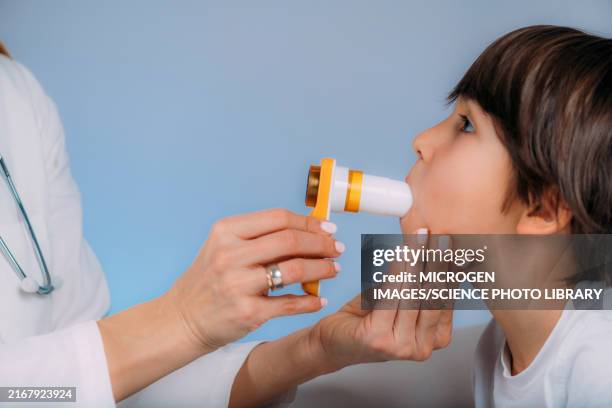 spirometer testing lung capacity - spirometer stock pictures, royalty-free photos & images